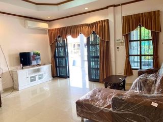À louer 3 chambres maison à Bang Lamung, Chonburi