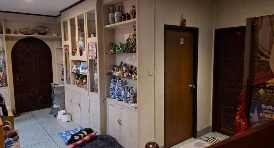 For sale 5 bedrooms house in Taling Chan, Bangkok