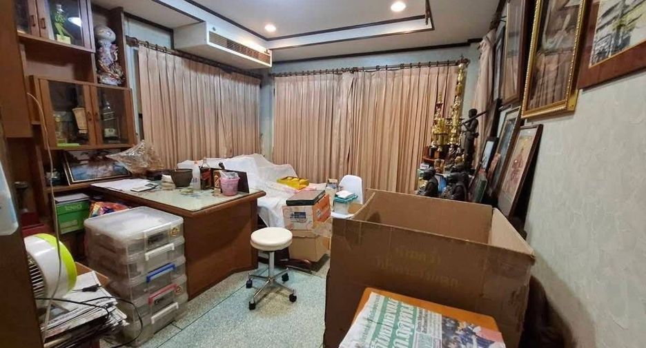 For sale 5 bedrooms house in Taling Chan, Bangkok