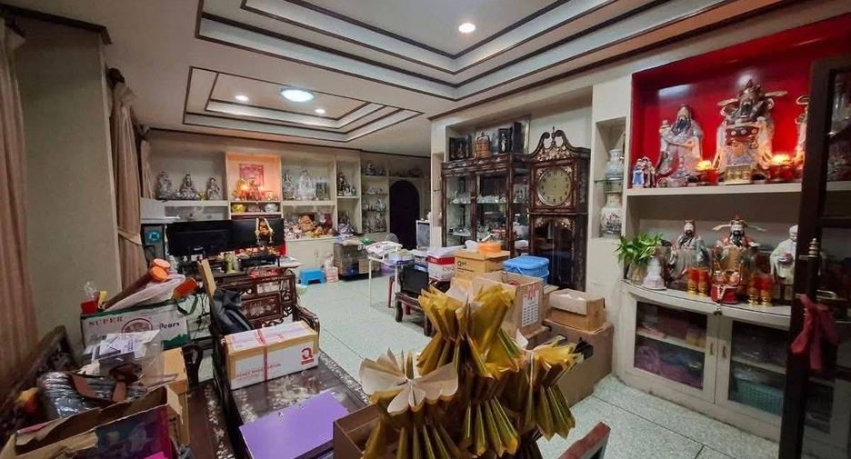 For sale 5 bedrooms house in Taling Chan, Bangkok