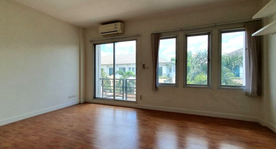 À vendre 3 chambres maison de ville à Khan Na Yao, Bangkok