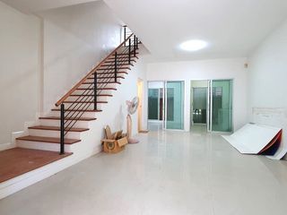 For sale 3 bedrooms townhouse in Khan Na Yao, Bangkok