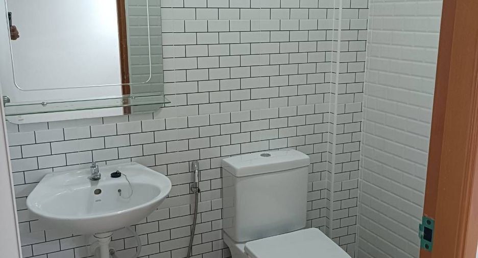 Casa adosada en venta de 2 habitaciones en Nong Chok, Bangkok