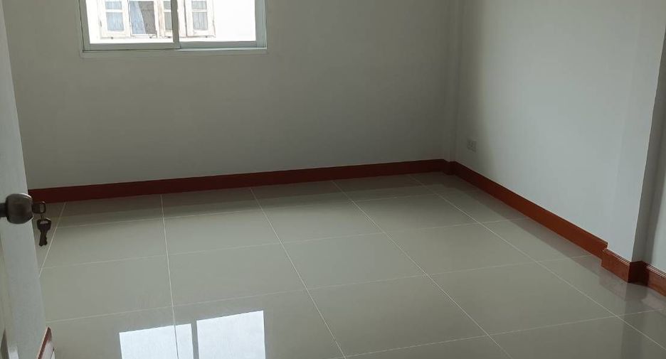 Casa adosada en venta de 2 habitaciones en Nong Chok, Bangkok