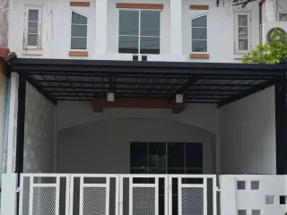 À vendre 2 chambres maison de ville à Nong Chok, Bangkok