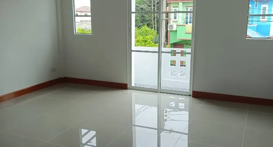 Casa adosada en venta de 2 habitaciones en Nong Chok, Bangkok