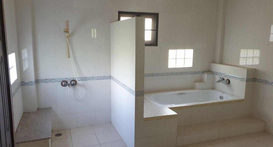 For sale and for rent 5 bedrooms house in Bang Lamung, Chonburi