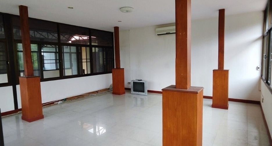 For sale and for rent 5 bedrooms house in Bang Lamung, Chonburi