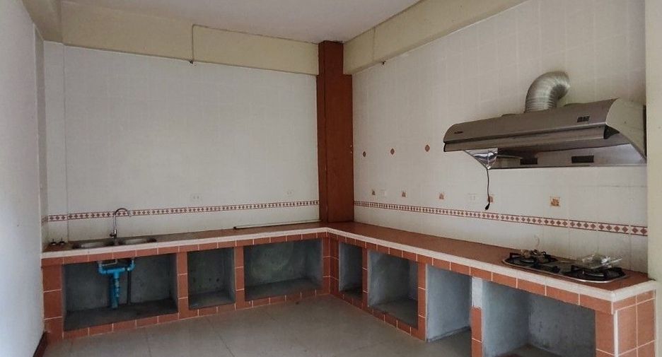 For sale and for rent 5 bedrooms house in Bang Lamung, Chonburi