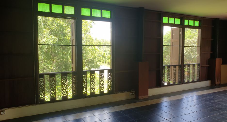 For sale and for rent 5 bedrooms house in Bang Lamung, Chonburi