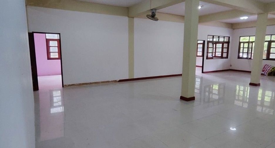 For sale and for rent 5 bedrooms house in Bang Lamung, Chonburi