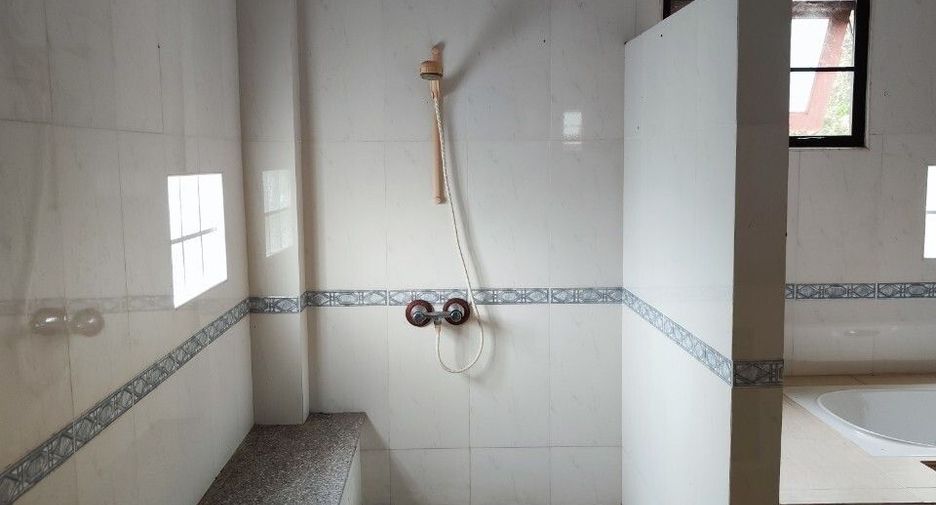 For sale and for rent 5 bedrooms house in Bang Lamung, Chonburi