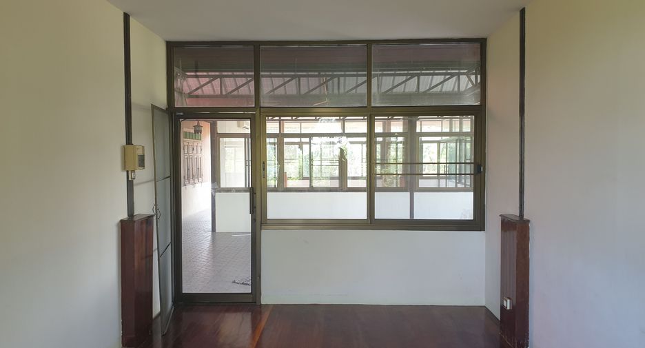 For sale and for rent 5 bedrooms house in Bang Lamung, Chonburi