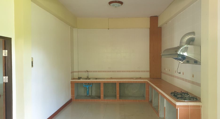 For sale and for rent 5 bedrooms house in Bang Lamung, Chonburi