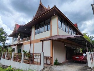 À vendre et à louer 5 chambres maison à Bang Lamung, Chonburi