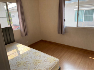 Casa en alquiler de 3 habitaciones en Suan Luang, Bangkok