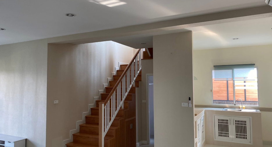 For rent 3 bedrooms house in Suan Luang, Bangkok