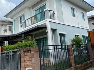 Casa en alquiler de 3 habitaciones en Suan Luang, Bangkok