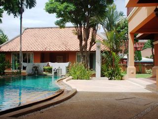 For rent 4 bedrooms villa in Bang Lamung, Chonburi