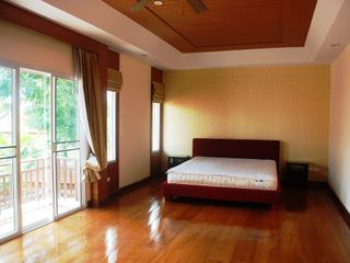 For rent 4 bedrooms villa in Bang Lamung, Chonburi