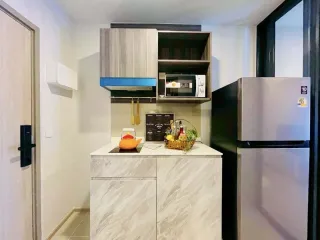 À louer studio condo à Phra Khanong, Bangkok