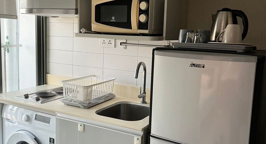 Wohnung zur Miete mit 1 Zimmer in Phra Khanong, Bangkok