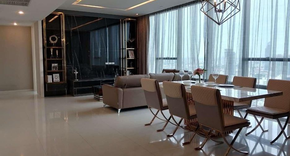 For rent 2 bedrooms condo in Sathon, Bangkok