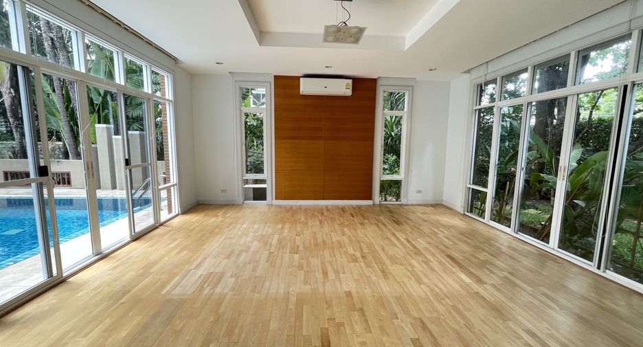 For rent 4 ベッドルーム house in Khlong Toei, Bangkok