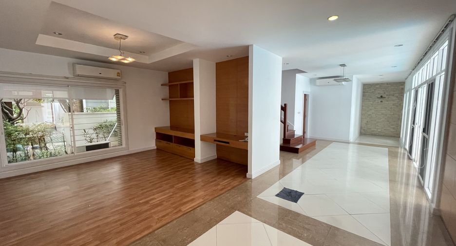 For rent 4 ベッドルーム house in Khlong Toei, Bangkok