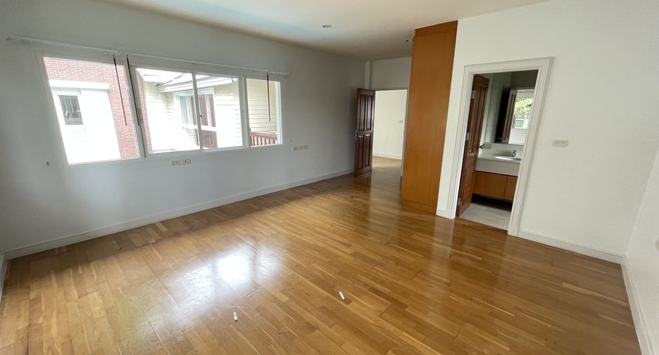 For rent 4 ベッドルーム house in Khlong Toei, Bangkok