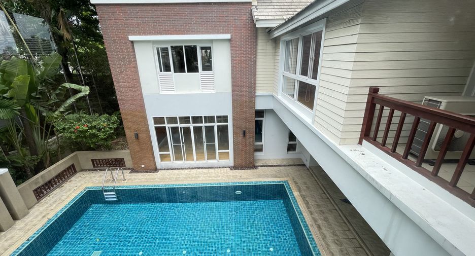For rent 4 ベッドルーム house in Khlong Toei, Bangkok