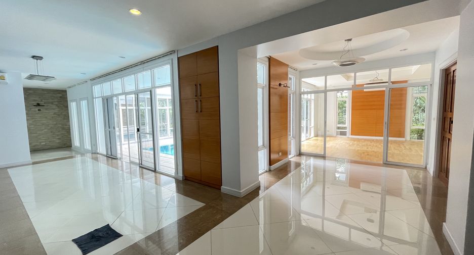 For rent 4 ベッドルーム house in Khlong Toei, Bangkok