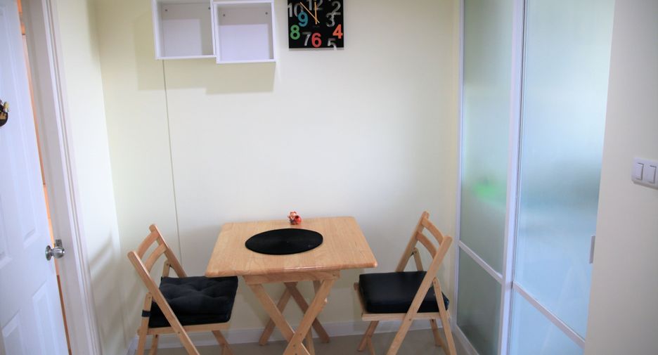 Wohnung zur Miete mit 1 Zimmer in Huai Khwang, Bangkok