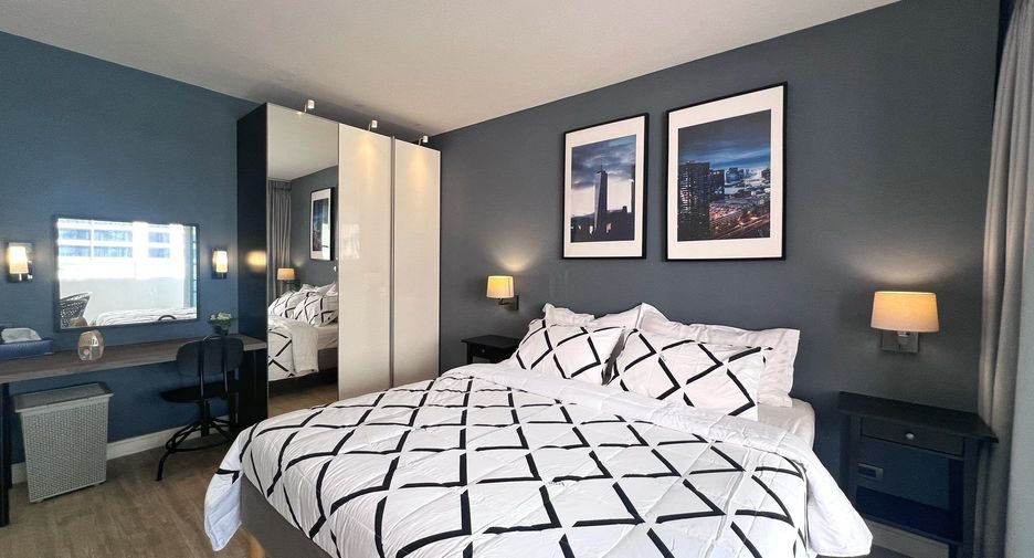 For rent 2 bedrooms condo in Khlong Toei, Bangkok