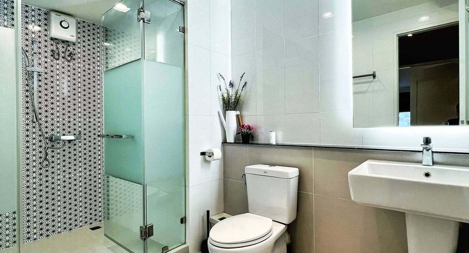 For rent 2 bedrooms condo in Khlong Toei, Bangkok