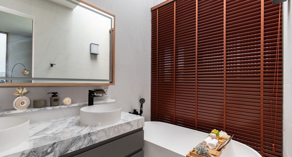 For sale 4 bedrooms villa in Mueang Phuket, Phuket