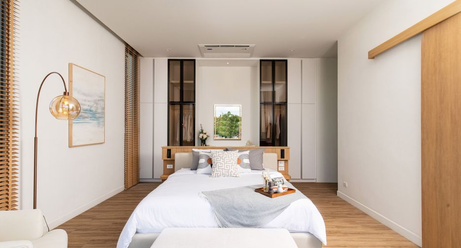 For sale 4 bedrooms villa in Mueang Phuket, Phuket
