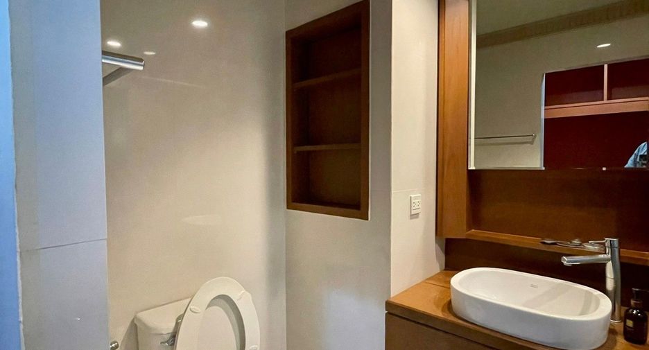 À louer 2 chambres condo à Pathum Wan, Bangkok