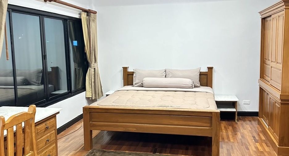 For rent 3 bedrooms townhouse in Mueang Phuket, Phuket
