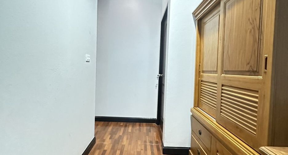 For rent 3 bedrooms townhouse in Mueang Phuket, Phuket