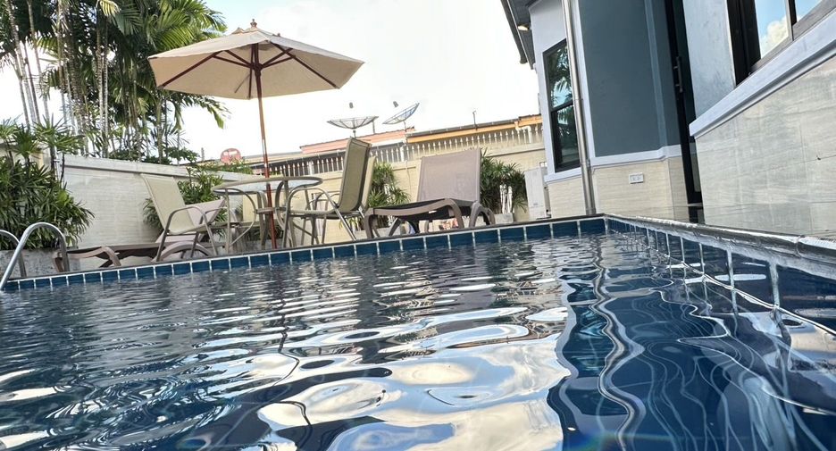 For rent 3 bedrooms townhouse in Mueang Phuket, Phuket