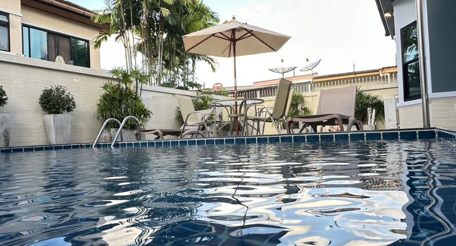 For rent 3 bedrooms townhouse in Mueang Phuket, Phuket