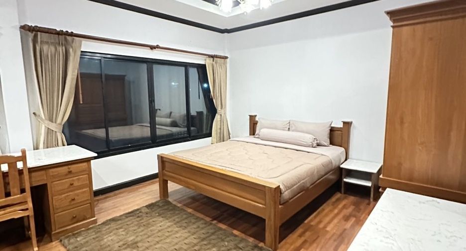For rent 3 bedrooms townhouse in Mueang Phuket, Phuket