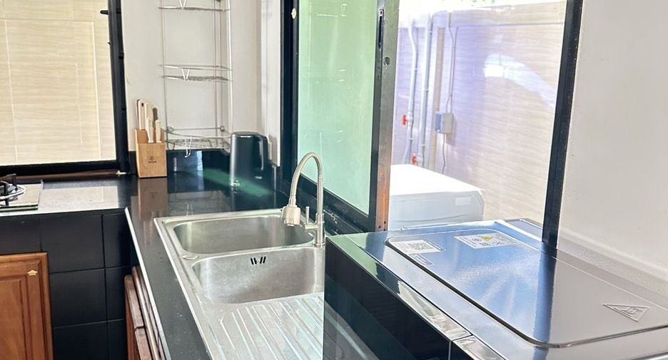 For rent 3 bedrooms townhouse in Mueang Phuket, Phuket