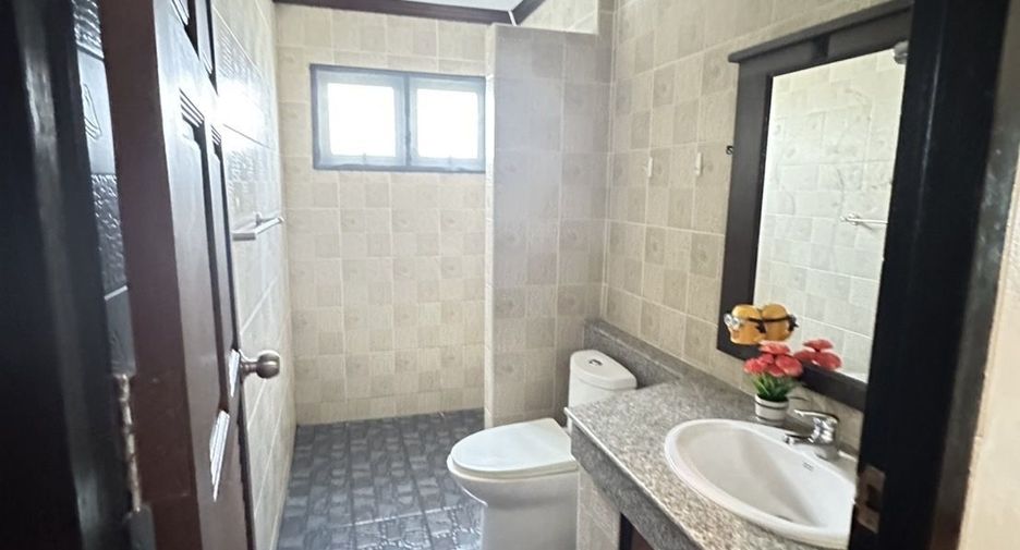 For rent 3 bedrooms townhouse in Mueang Phuket, Phuket