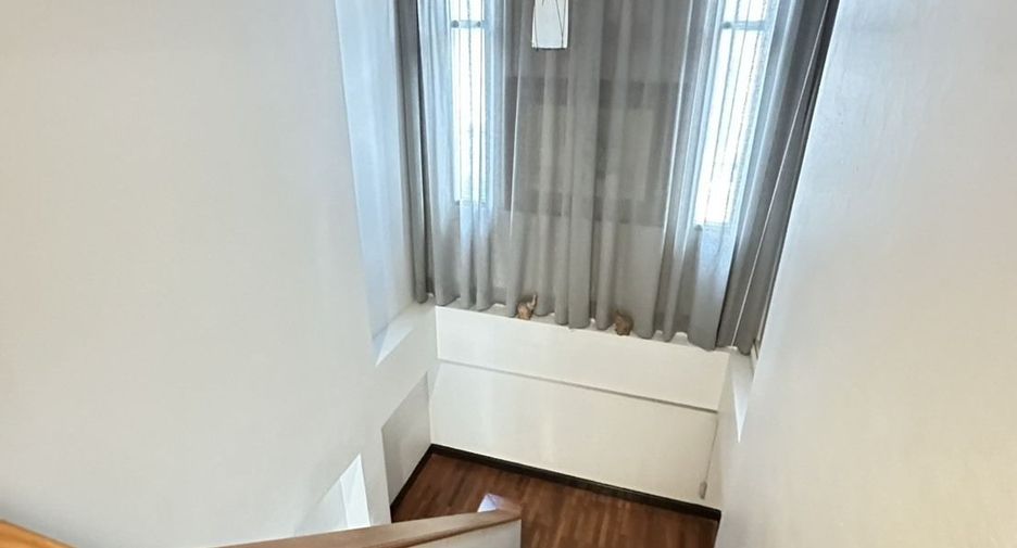 For rent 3 bedrooms townhouse in Mueang Phuket, Phuket
