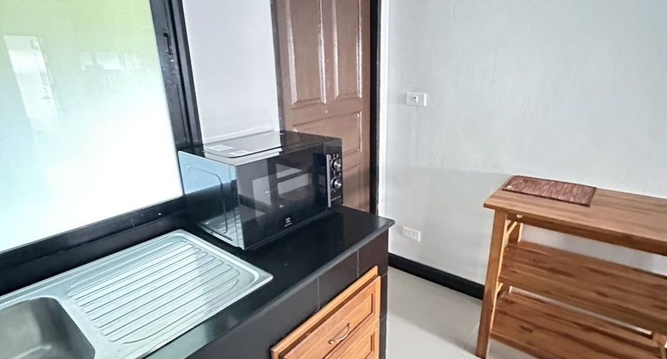 For rent 3 bedrooms townhouse in Mueang Phuket, Phuket