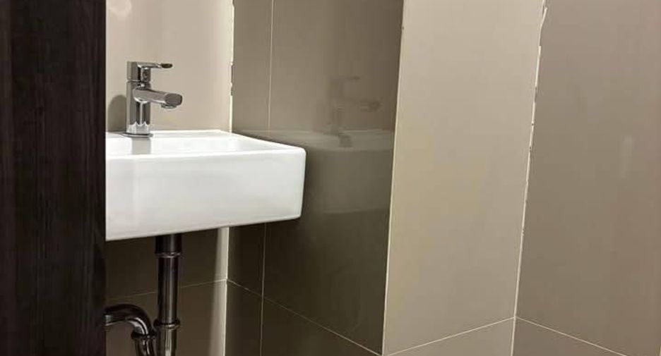 For rent 1 bed condo in Huai Khwang, Bangkok