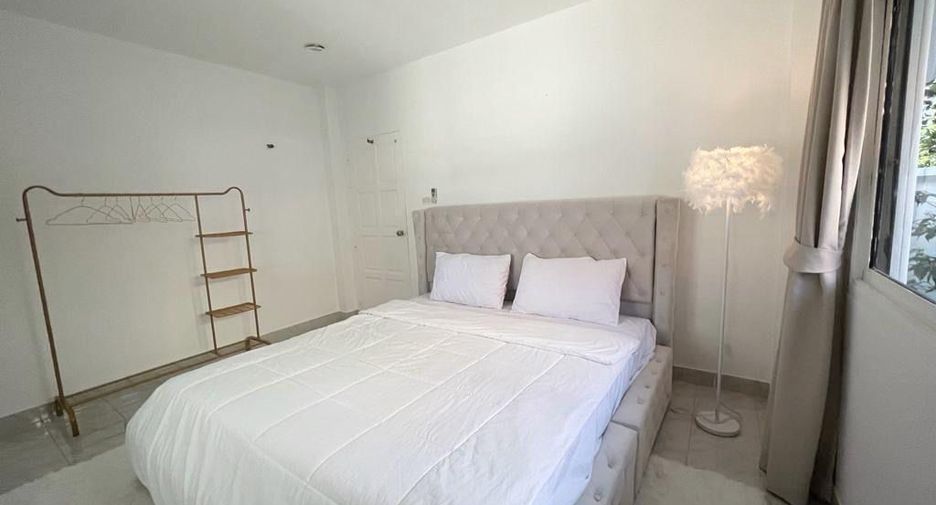 For rent 4 bedrooms villa in Mueang Phuket, Phuket
