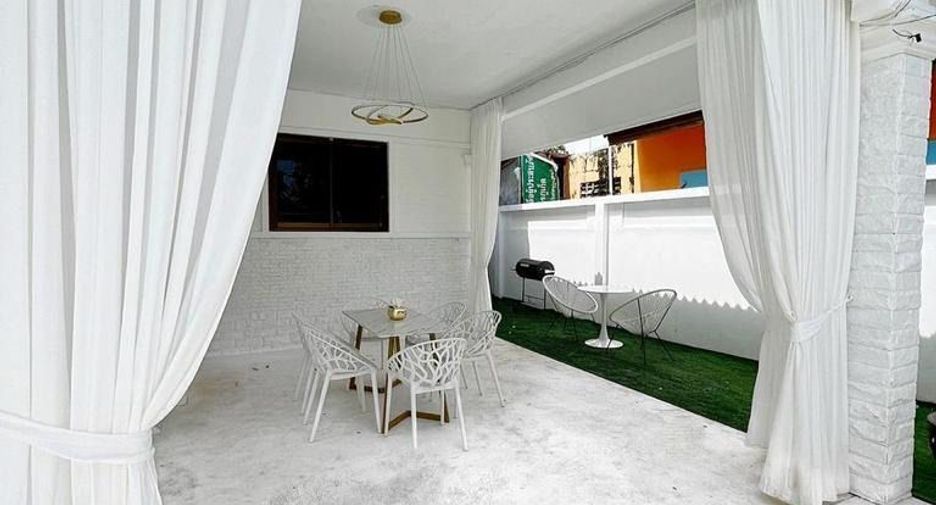 For rent 4 bedrooms villa in Mueang Phuket, Phuket